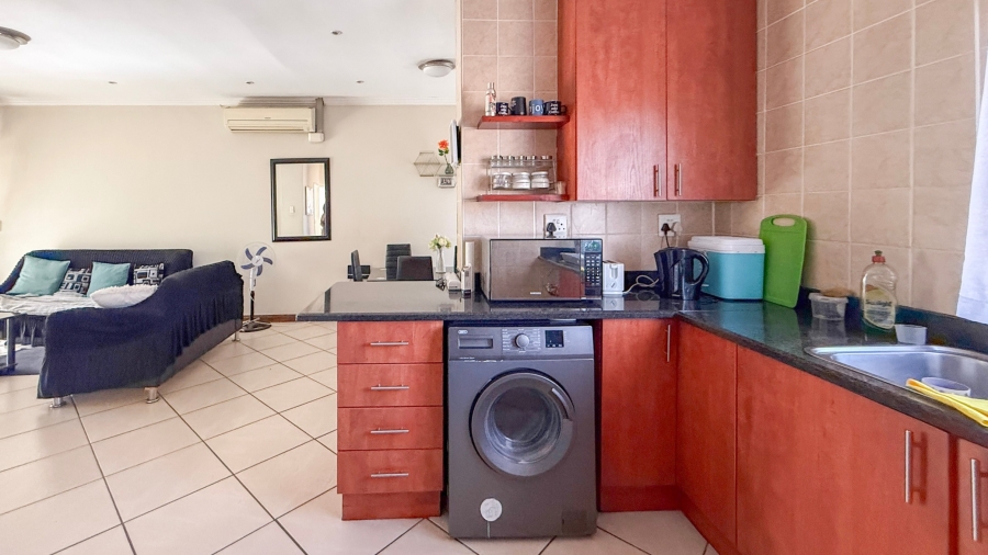 To Let 2 Bedroom Property for Rent in Melodie North West
